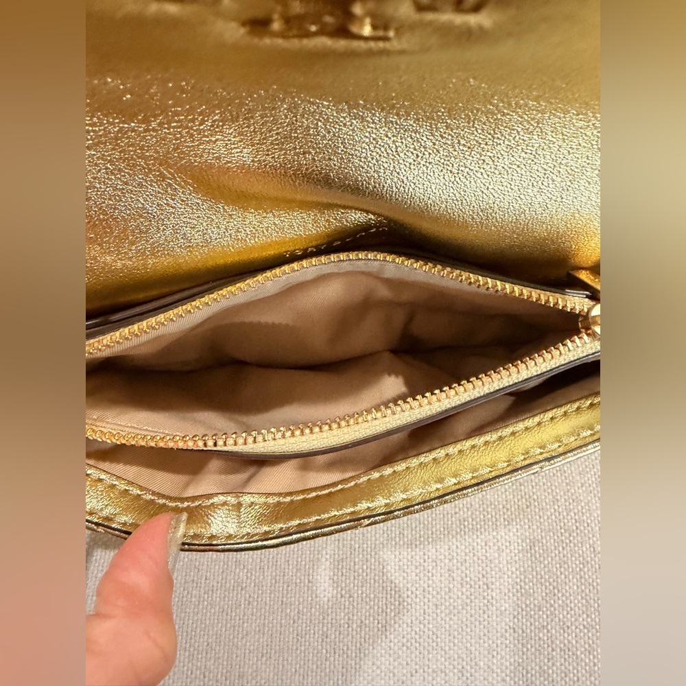 NEW AUTHENTIC Tory Burch Gold Quilted Crossbody Bag - Picture 4 of 12